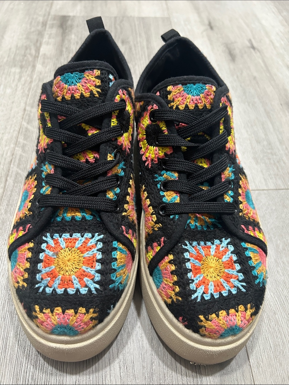 Dirty Laundry Rambling Crochet Boho granny square pattern Platform Sneaker sz 10